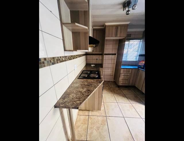 5 BEDROOM HOUSE FOR SALE IN ORMONDE VIEW